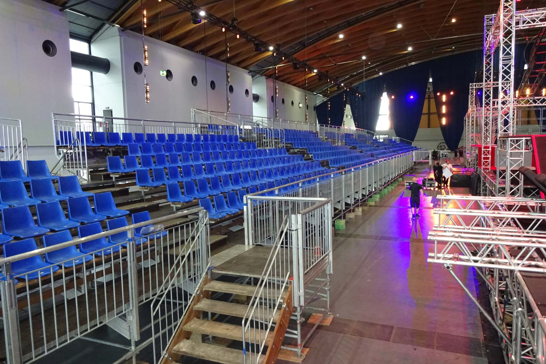 Bender Tribünen, Bühnen und Stadien für Business Veranstaltungen Events Messen346